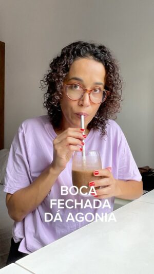 Carolina Loback Instagram - Bom dia! Você segue o conselho da sua avó de não contar nada pra ninguém ou faz a linha fanfarrona e sai espalhando notícia boa aos quatro ventos?