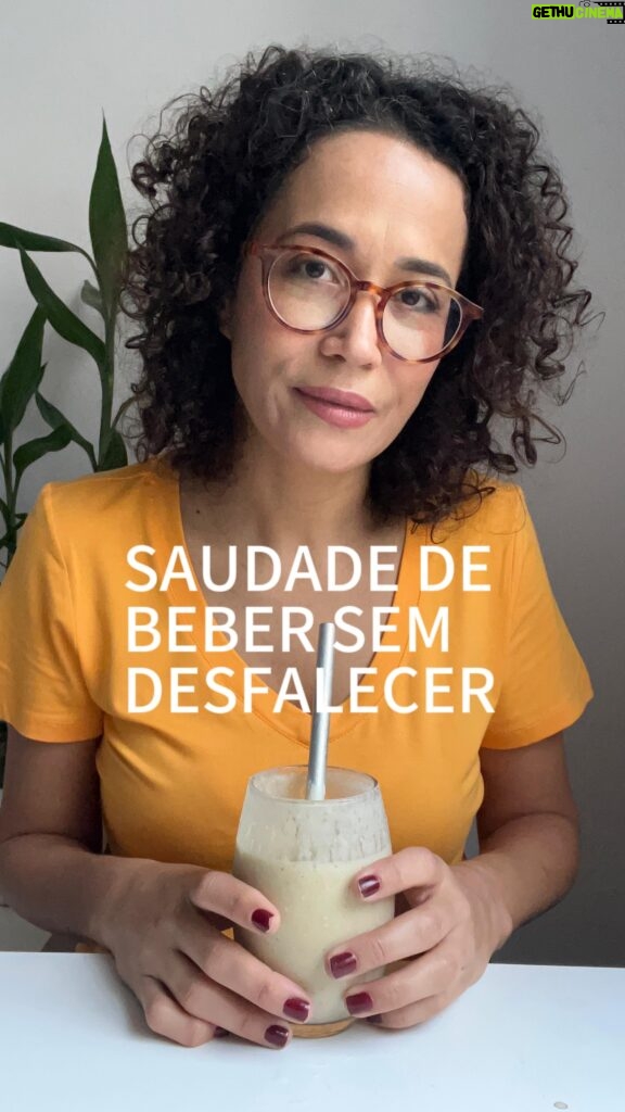 Carolina Loback Instagram - Bom dia! Mais alguém com saudade de beber sem desfalecer no dia seguinte? #quinta #menopausa #humor