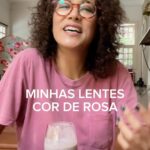 Carolina Loback Instagram – Bom dia! Como andam suas lentes rosas?

#quarta #humor #lentes