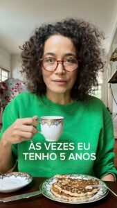 Carolina Loback Instagram - Bom dia! A criança de cinco anos que habita em mim saúda a criança de cinco anos que habita em você. Ou será que eu sou a única que ainda carrega essa garota aqui dentro? #quinta #criança