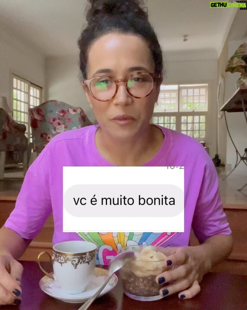 Carolina Loback Instagram - Bom dia, sábado!!! ☕️ compartilhando um pouquinho do que chega pra mim durante a semana 🫶🏽