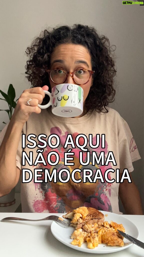 Carolina Loback Instagram - Bom dia! Acontece por aí também?