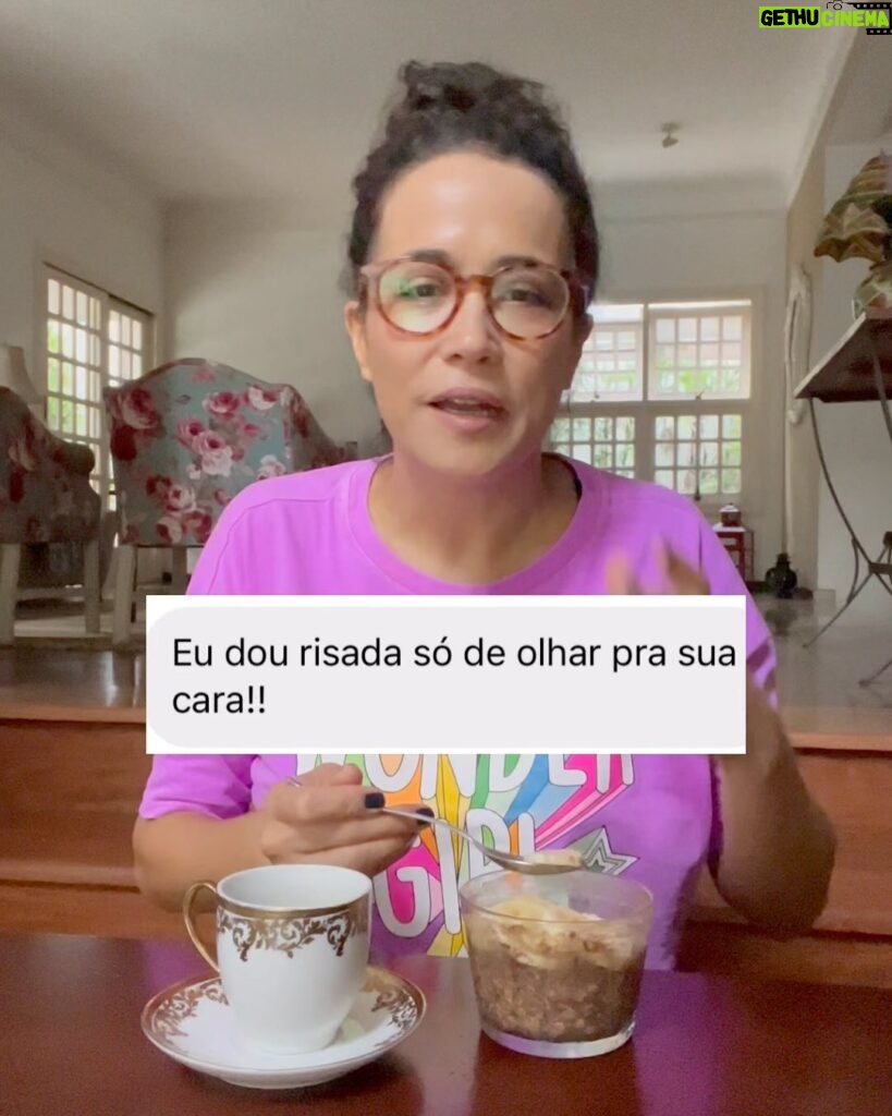 Carolina Loback Instagram - Bom dia, sábado!!! ☕️ compartilhando um pouquinho do que chega pra mim durante a semana 🫶🏽