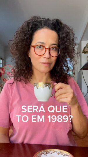 Carolina Loback Instagram - Bom dia! ☕️ Ih, gente, hoje não tem ovo no café… já já taco o cardápio aqui nos comentários. Boa segunda!!!
 
#segunda #café #humor #mulher