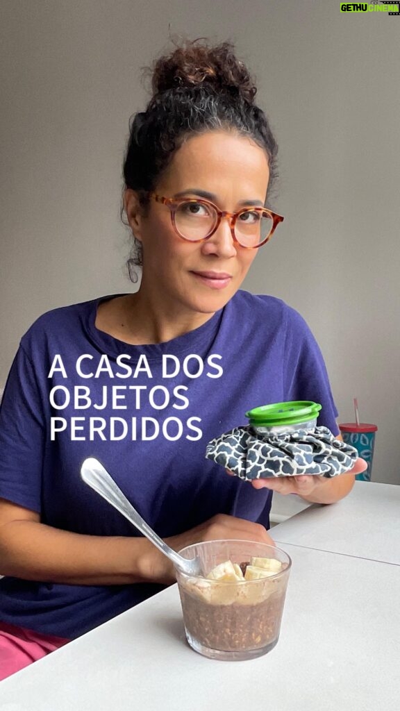 Carolina Loback Instagram - Bom dia! Se alguém tiver o endereço da Casa dos Objetos Perdidos, favor repassar. Boa segunda!!! #saci #segunda #humor