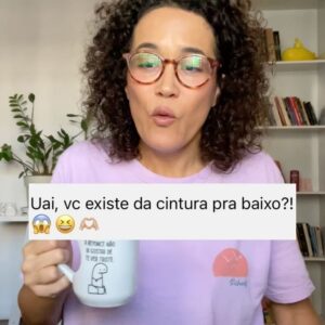 Carolina Loback Instagram - Bom dia, sábado!!!! Nossa, só consegui prestar atenção na caneca nova, Carolina… de onde é? Presente da @souflorir ❤️