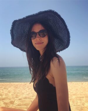 Caroline Ford Instagram - Loving the big blue skies and my big new hat.✨🎩🕶