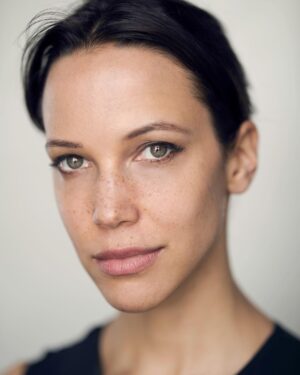 Caroline Ford Instagram - Portrait by @philsharp 📸