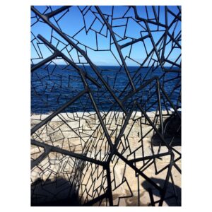 Caroline Ford Instagram - I walked around the Sculptures by the Sea today and it was beautiful!! Feeling very lucky to be here.  #bondi #sculpturesbythesea