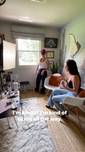 Caroline Hobby Instagram - I GOT REAL w @hannahgreyellis. She’s so cool. Living her best Wine Country Life. Check out our podcast. Link in bio. Here’s some really fun BTS.