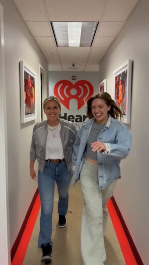 Caroline Hobby Instagram - Podcasts are just better with the prez 👑 

#podcast #president #nashville #iheart