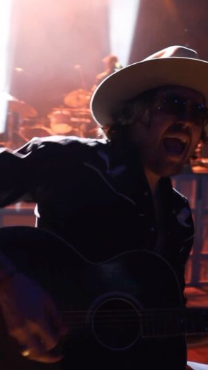 Caroline Hobby Instagram - “Room Full of Strangers” is out in the world. This song is deeply personal for @athousandhorses. Several years ago, @michaelhobby was in a pretty low place. Looking for relief in every drink and different bar. His story still amazes me, and I’m proud to have witnessed his journey. This song was written by Michael and @chrisstapleton from that dark season and I think it hits on a feeling that many of us have felt: being alone. Check it out. It’s real, raw, vulnerable, and incredibly moving and beautiful. Link in stories.