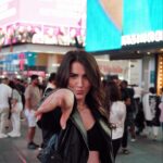 Caroline Ambrosini Instagram - New-York je t’aime ✨ Incroyable séjour à New-York grâce à @primevideofr Événement pour le lancement de “l’été où je suis devenue jolie” saison 2, j’ai eu la chance de rencontrer les acteurs et de découvrir la bande annonce et cette deuxième saison va être incroyable 🎬 J’ai eu aussi la chance de rencontrer d’autre créateurs de contenus européens et partager cette aventure avec eux était tellement enrichissante. Merci infiniment tout ça c’est grâce à vous je vous serez à jamais reconnaissante 🫶🏼 Et un grand merci à @primevideofr pour leur confiance et leur bienveillance. New-York, till we meet again 🖤 #explorer #thesummeriturnedpretty #primevideocreator