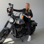 Caroline Buchanan Instagram - 1,2,3,4… suns out @harleyaustralia out 🏍️ 💨 #moto #hd #harleydavidson #harleydavidsonaustralia #motorcycle #girlswhoride #mtb #bikelove #throttlegirls #girlscanride #bikelife #fistarmy #bellhelmets #oakley