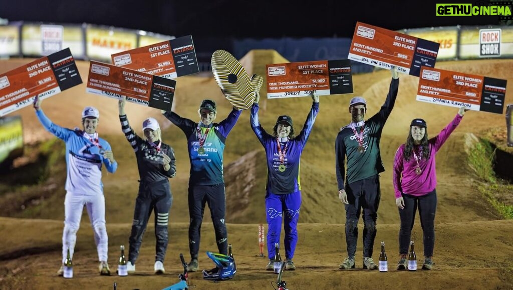 Caroline Buchanan Instagram - The gold medal match up @crankworx Cairns @jamminjordy 🥇 vs 🥈 @cbuchanan68 Photos/ @clinttrahan #pumptrack #pumptracks #mtb #mountainbike #crankworx #racing #mtblife #dirtjumpers #trekbikes