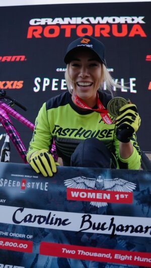 Caroline Buchanan Instagram - 🥇 P1  Speed and style @trekbikes 

@crankworx #mtb #crankworx #rotorua #mountainbike #womensfreeridemovement #trekbikes 
Vid// @jxn_visuals