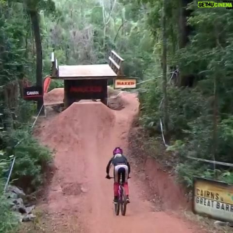 Caroline Buchanan Instagram - Slopestyle captures @clinttrahan x @crankworx @boomboxgroup #crankworx #mtb #mountainbike #trekbikes #sport #extremesports #actionsport #mtblife #mtblove #slopestylemtb