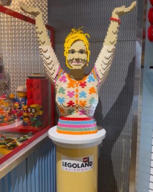 Caroline Rhea Instagram - My friend said, “Can I ask you something weird? Are you made out of Lego?” It is a weird question but I am. #lego #legoland This was one of the most exciting things that’s ever happened to me. #ThankyouLego