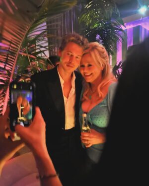 Caroline Rhea Instagram - Thank you @appletv for the spectacular #palmroyale premiere. There is so much incredible work from this star studded cast. Kristen Wiig is so talented. Was so happy to see icons abounding. @mindycohn  and @itscarolburnett  always funny @thejuliaduffy @ricky_martin (who I recently very lovingly accosted on a flight) @joshlucas (so ridiculously handsome) @austinbutler was sitting quietly on a corner letting his beautiful girlfriend @kaiagerber shine. He’s the sweetest movie star and Elvis in my mind. @amberchardae you are a star. @allisonbjanney is so talented @mslesliebibb is really great. Prepare to be obsessed. Congratulations @abesylviamightyreal #tatetaylor #Comedy #palmbeach #austinbutler #elvis