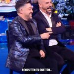 Caroline Vigneaux Instagram - On a séché les cours de français sur le plateau de #VTEP 😂 🎄 Rdv vendredi soir sur @tf1 pour un #VTEPNoël de folie🎁