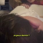 Caroline Vigneaux Instagram - Les films d’horreur avant d’aller se coucher, c’est jamais une très bonne idée ! 😳 #enfants #parents #film #filmhorreur #education #video #humour