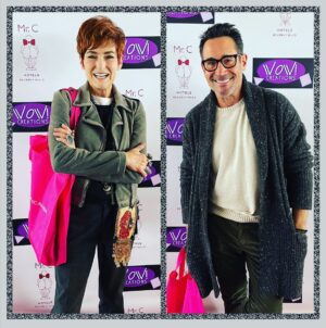 Carolyn Hennesy Instagram - A quick series of photos with my all-time favorite people… Starting with  @gregoryzarian. Thanks for inviting me to one of the most amazing gifting suites, my brother! Love you! #bestfriends #brotherfromanothermother #giftsarefun #bestie