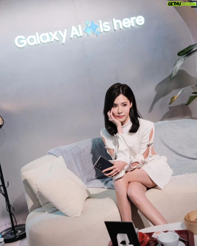 Carrie Wong Instagram - In Epic Wonderland with @samsungsg and finally got my hands on the latest S24 Ultra 🪄 Can't wait to explore more of the coolest AI functions 🩷 Wonderland is here for you at Ngee Ann City's Civic Plaza until 12th February. Go unfold your magic ✨️ @samsungsg #TeamGalaxy #SamsungUnpacked #GalaxyUnpacked #GalaxyAI #GalaxyS24