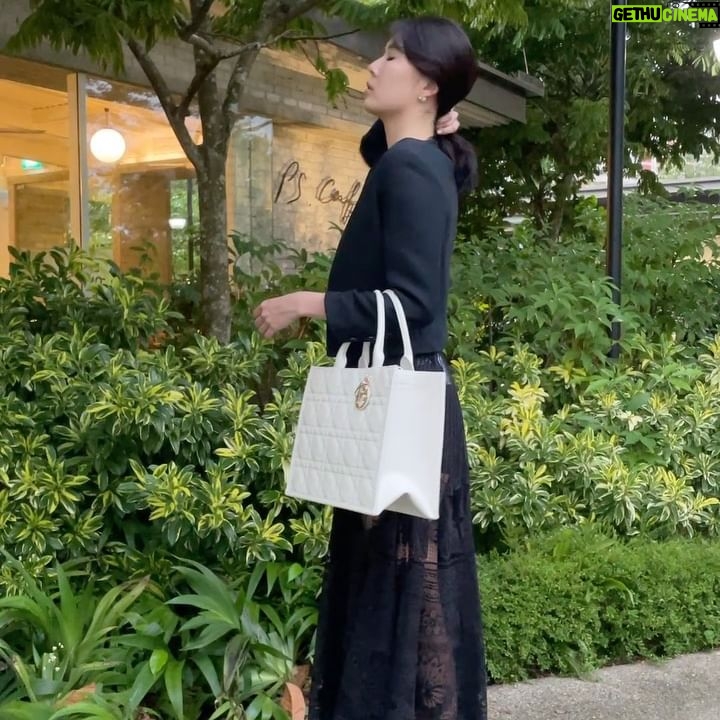Carrie Wong Instagram - A tote day out 🍹 @dior