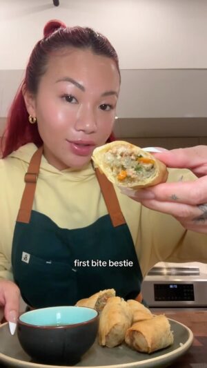 Cassie Yeung Instagram - s/o Betty for rolling trays and trays of these spring rolls
