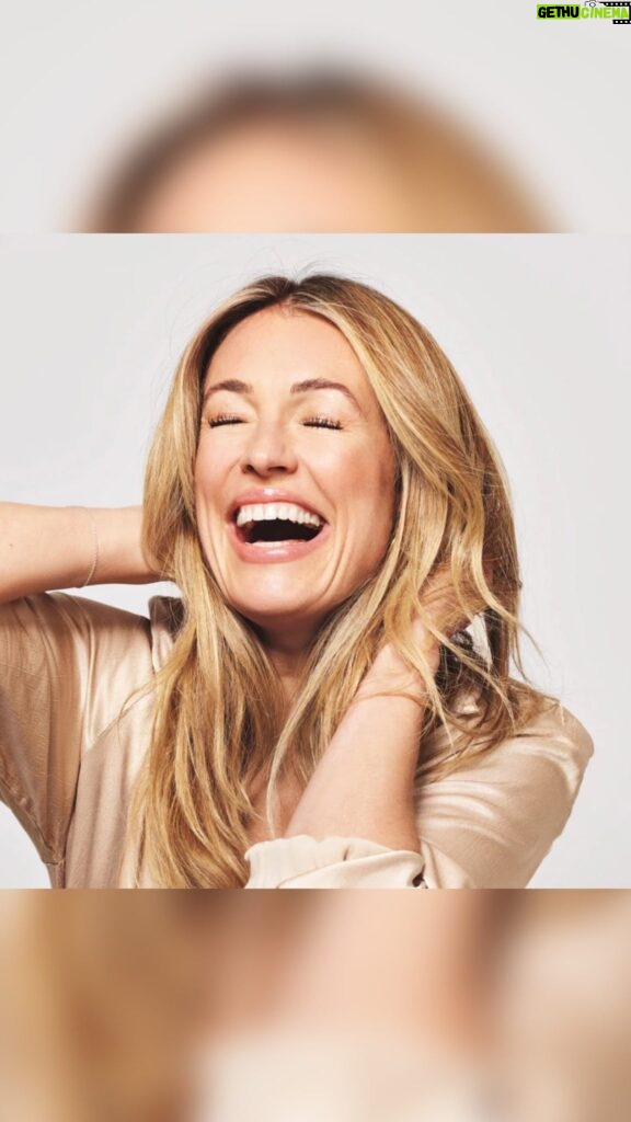 Cat Deeley Instagram - My super top secret hack to glowing skin that lasts all-day long you ask? Well my 3-step morning skincare routine using @ellaandjocosmetics of course ✨😏 #ad #brandpartner