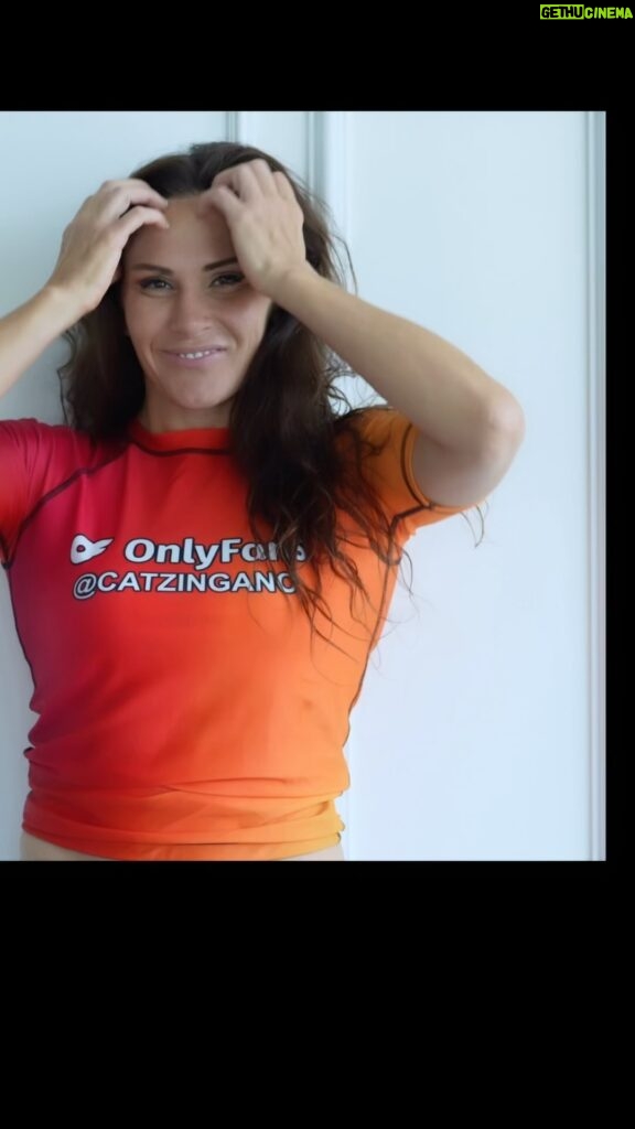 Cat Zingano Instagram - This sponsorship has been pretty cool 😌 I’m loving getting to chat with and get to know my fans. It’s fun to share a more personal side of myself, give my fight picks, opinions, stories, inside camp details, my day to day life, raffles of fight memorabilia and more. I’m so glad @onlyfans has made it possible for fighters and fans to connect. Come find me at the link in my bio! I’ll be giving 30% off the first month, starting now through Sunday! #sponsored