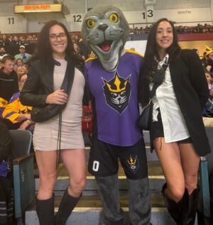 Cat Zingano Instagram - Girls night!!
What a great evening out watching the @sealslax as they start strong in the playoffs!!
#lacrosse #sandiego #sealslax