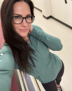Cat Zingano Instagram - If you are looking for a sign to stay alive, this is it.

If you are looking for a sign to change plans so you’re not around the people who trigger you, this is it.

Holidays can be hard, there’s free help, call 988 📞 anonymously if you need it. 
🫶🏼
#sendinghugs #letsgetthroughthis #call988 #holidays #help