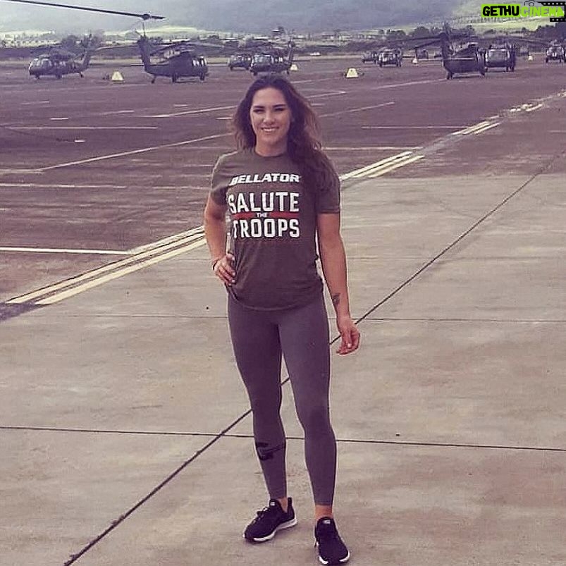 Cat Zingano Instagram - When times are calm, when times are crazy, you still showed up to fight. 🙏🏼🇺🇸❤️🇺🇸❤️🇺🇸🙏🏼 Thank you for your risk and for my freedom. If you need support or want to chat, message me at my @onlyfans for 20% off this month. #veteransday🇺🇸 #USA #supportourveterans #usmarines #army #navy #airforce #nationalguard #sponsored