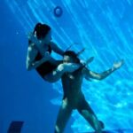 Cat Zingano Instagram – Working BJJ and UTL drills in the deep end. 💦 

Could you do all of this on one breath? How many moves do you see and what are their names? 

Swimming is honestly one of my favorite training sessions, there’s nothing quite like it for mental and physical endurance. 
@alejazulara @deependfitness 

#bustamove #deependfitness #drills #waterworld #bjj #mentaltoughness #underwater #play #mermaids