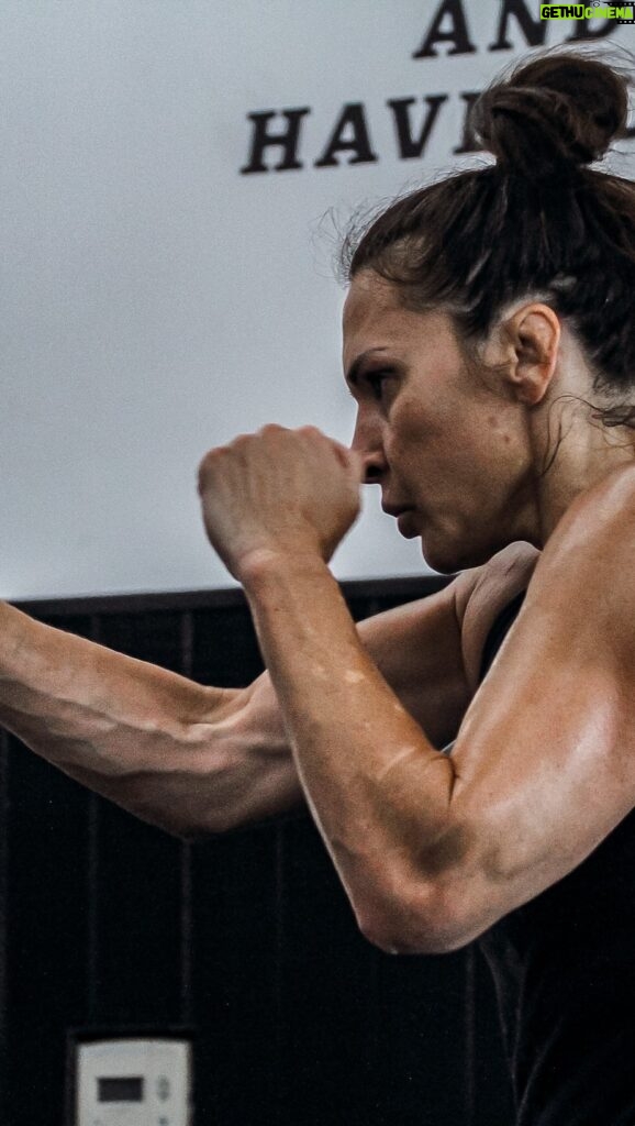 Cat Zingano Instagram - Commit to the process. #commitment #commit #mma #mmafighter @bellatormma #womeninsports #mmawomen #womeninmma #sportsphotography #sonyphotography #sonya6100 #mmaphotography #bellator #bellatormma