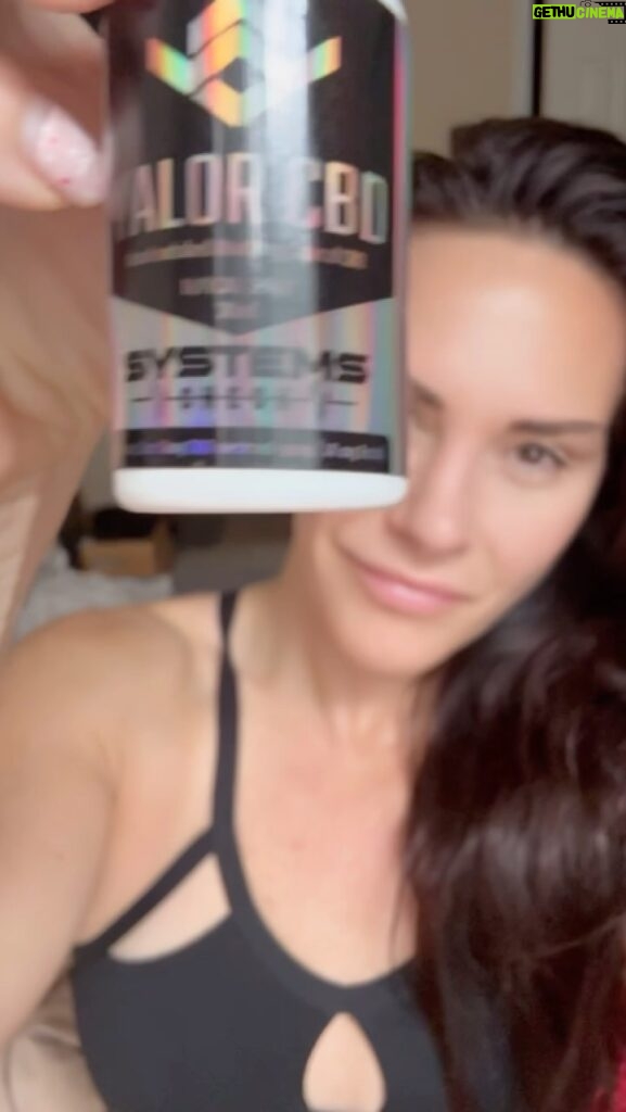 Cat Zingano Instagram - For all of you military ladies or gentlemen, active or veteran, what is the meaning of the phrase “Systems Check”? I’m super picky with the products I use, which is likely why I feel as good as I do. This CBD is the best there is. Extremely pure and works quickly. When I’m feeling physical pain or I’m just emotionally in a funk, I get results and relief. Check out and hit up @usavst for this and more products and use code CATNIP at check out for free shipping. #veteranservices #cbd #healthandwellness #healyourself