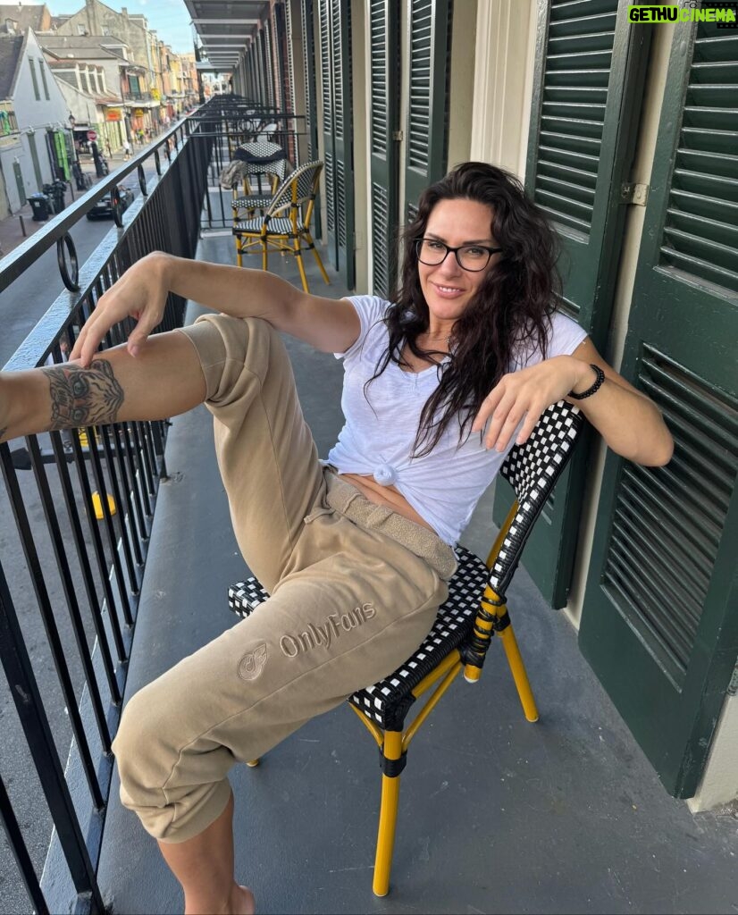Cat Zingano Instagram - Live a great story. You ever been to New Orleans? 🥰🥂🎩💫🪄 #onelife #gratitude #neworleans #Nola #sponsored @onlyfans