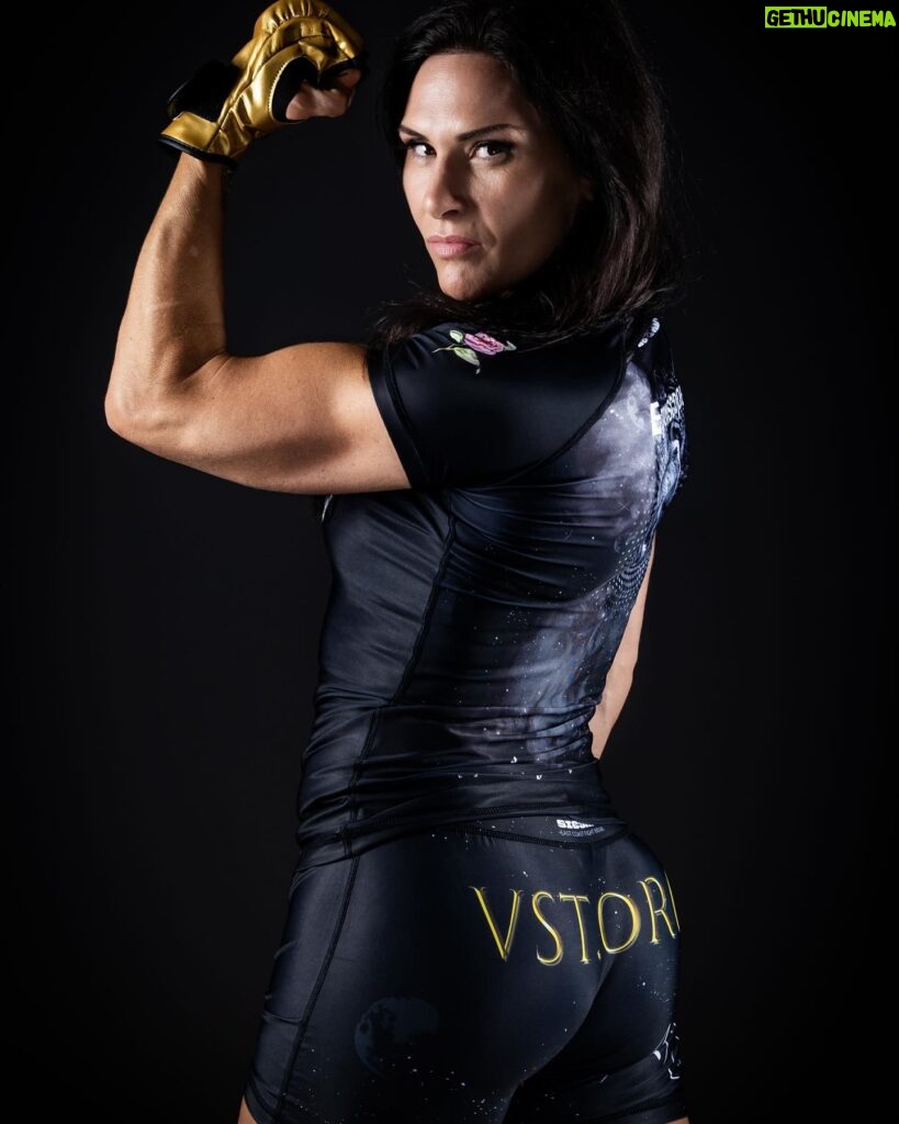 Cat Zingano Instagram - Im excited to announce my partnership with Veterans Service Team! 🇺🇸 They do amazing work to enhance the well-being of US military members and veterans.  I’m looking forward to helping grow their reach and impact. 💪 If you know a veteran or want to support, check them out at vst.org or at the link in my bio and check out @usavst And thank you VST for supporting me in my title fight this weekend! 🙏🏻 LFG!! #vstpartner #supportveterans #bellator300