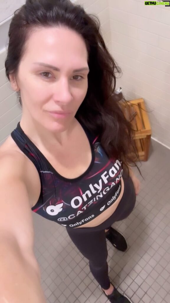 Cat Zingano Instagram - Poorly explain what you do for a living in the comments👇🏼👇🏼 I’ll go first: I try to throw hungry people through the air in front of crowds until they give up or someone saves them. #martialarts #mma #brazilianjiujitsu #judo #wrestling #wmma #sponsored #athlete #biggie @onlyfans
