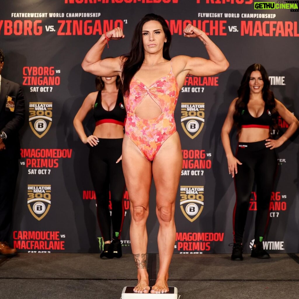 Cat Zingano Instagram - All of these fight week fit flexes are provided by @camelliasolanabeach 💪🏼 Everything in the store makes me look and feel like a powerful warrior princess. Especially during fight week! My good friend and the owner, @debtinic , is a Midwest single mom who raised up two amazing boys, both wrestlers, one of which went on to be a US Navy SEAL. There is so much love and integrity in this shop! Guys, take your girls, girls take yourselves, to the best boutique on the planet! #teamcamellia #glitsandglam #solanabeach #HW101 #camelliasolanabeach #warriormoms