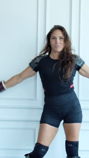 Cat Zingano Instagram - What’s your best chance against me? 
Wrestling, boxing, BJJ or Muay Thai ?
If we had to do all 4, which one are you starting with?

🤼‍♀️🥊🥋🦵🏼