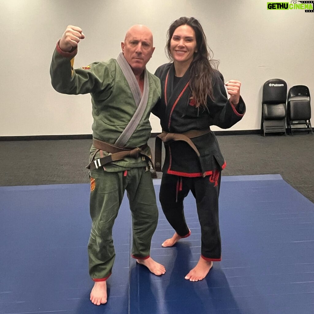 Cat Zingano Instagram - Fun fact: did you know that you can ruin a lot of people’s open guards simply by smashing them like a bug, or by lifting them off the ground by one leg? 🐜 🐞 🐛 🕷️ Well now you do. Thanks for the fun review, proper bjj smushings and incredible @toolmusic performance this weekend Maynard! I’m impressed and motivated by all your fabulous creations and adventures as always, and thanks for the support in my fight! 🙏🏼