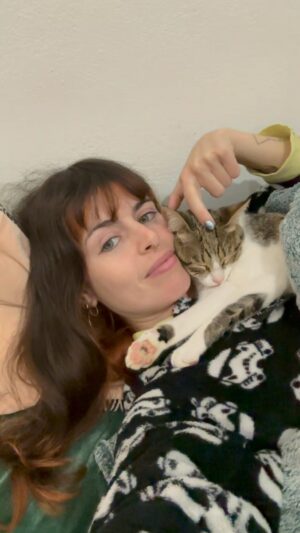 Catarina Perez Instagram - NOVIDADES NATALÍCIAS 🐶💕🐱 sorry pelas férias inesperadas das redes sociais mas a verdade é que assim trazemos ainda mais notícias ihih 🥰 contem novidades também nos comentários plizinho 👀 xaxufiiiis 🌈🎄🌼