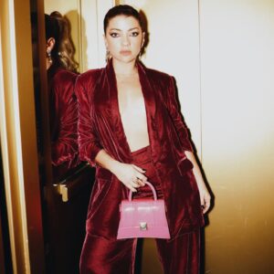 Catarina Siqueira Instagram - Ora que belo 31! Parabéns @tvioficial 🤍

Styling @iamissrita
Sapatos e clutch @aldo_shoes
Jóias @carolinacurado
Makeup @raquelbatalha.makeup
Hairstyle @saralitardi
Super chapas @cortalargo
Sempre bem recebida @vilagale

#31anostvi #tvioficial #parabenstvi #siguremapiquena