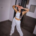 Catarina Filipe Instagram - First of the year 🧷 um enorme OBRIGADA à minha equipa por estrear comigo 2024 em beleza … em breve temos datas para anunciar 😈 ALL PICS & CONTENT BY @curiousfred_ COREO BY @jojo_lopes4 DANCERS @andrenogz @marciolsousaa TÉCNICO DE SOM @andrematamata LEDWALL @brunogiao @lightool MAKEUP @joanalopes98 HAIR @pinkroombydora STYLING @eri.pessoa MANAGEMENT @henriqsaldanha E a minha Venância, a @adri.silvaaa e o @guialface sempre na back 🫶🏼