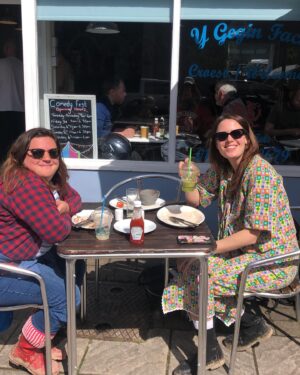 Catherine Bohart Instagram - Thanks for having us @machcomedyfest - it was camp as hell 💚