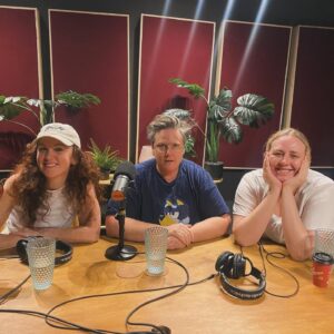Catherine Bohart Instagram - Our first ever Emmy-winning guest, what a treat and a delight to welcome HANNAH GADSBY to Trusty Hogs 🥳! We get right into it with seal chat, show prep, drinking dilemmas and so much more…

🐷 OUT NOW wherever you get your podcasts, ad-free on Patreon & in video form on YouTube!