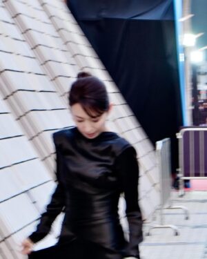 Catherine Chau Instagram - 多謝大家幫我打扮靚靚去頒獎(≧◡≦) ♡
排名不分先後 (>^ω^<)
Wardrobe / @vvvvictorchan @victorchanstudio 
Jewellery / @emperorjewellery 
 👠 / @jimmychoo 
 💅🏻 / @handandfootnailspa 
Hair / @mr.vinnncentt 
Makeup / @hermangmakeup 
📸 / @mr.vinnncentt 

#第42屆香港電影金像獎 
#hongkongfilmawards