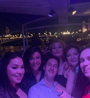 Catherine Davydzenka Instagram - 2022 Partie 1 
-
Une belle année se termine pour laisser place à la suite… en voici les souvenirs ❤️
-
@nicodanselmo 
@rebecca.benhamour 
@catherinemarchal_off 
@dmbcamilo @aureliepons_ @levraibouseuh @anastasia_davydzenka @juliesassoust @pidi_meg 
@cloudscon